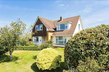 Croyde Vitamin Sea 4 Bedrooms - Cottages with Pet Friendly Rooms in Braunton