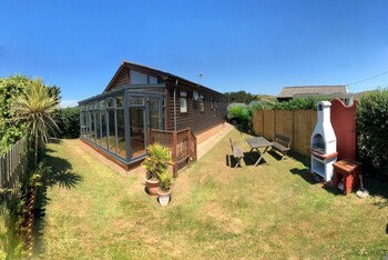 Croyde Dune Lodge 3 Bedrooms - Cottages with Pet Rooms in Braunton