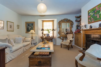 Braunton Magnolia Cottage 3 Bedrooms - Cottages with Pet Rooms in Braunton