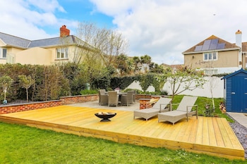 Croyde Stonesthrow 4 Bedrooms - Cottages with Pet Friendly Rooms in Braunton