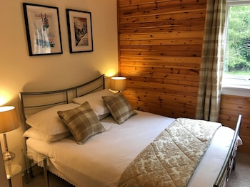 Jasmine Lodge - Cabins & lodges with Pet Rooms in Ballindalloch