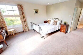 Bishops Tawton Overton House 2 Bedrooms - Cottages with Pet Rooms in Barnstaple