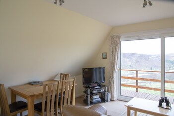 Highland Glen Lodge 4 - Cabins & lodges with Pet Rooms in Rogart