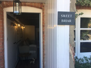 Sweet Briar - Holiday homes with Pet Friendly Rooms in Farnham