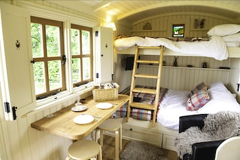 Morndyke Shepherds' Huts - Cabins & lodges with Pet Rooms in Thirsk