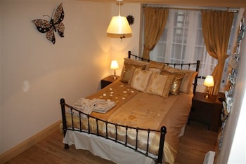 Robertsbridge Retreat Upper Apartment - Apartments with Pet Rooms in Robertsbridge