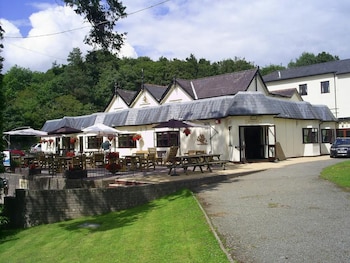 Carreg Bran Hotel - Hotels with Pet Friendly Rooms in Llanfairpwllgwyngyll