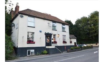 The Old Alma - B&Bs with Pet Friendly Rooms in Ashford