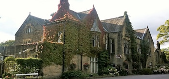 Oakwood Hall Hotel - Hotels with Pet Friendly Rooms in Bingley