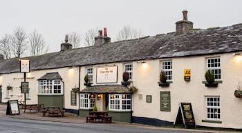 Cross Keys Inn - Guest houses with Pet Rooms in Penrith