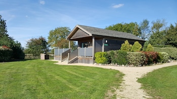 Tor Farm Lodge - Caravan parks with Pet Rooms in Cheddar