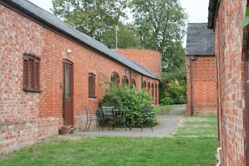 Coldham Cottages - Cottages with Pet Rooms in Bedford