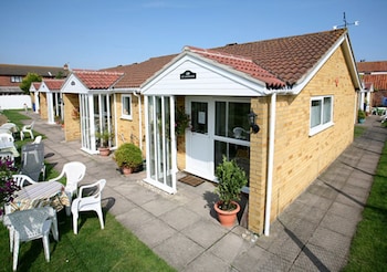 Sand Dune Cottages - Cottages with Pet Rooms in Great Yarmouth