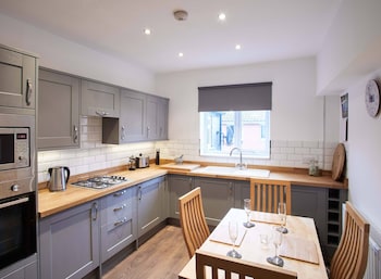 Elysium House - Holiday homes with Pet Friendly Rooms in Whitby