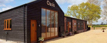 Oasis Barn Holidays - Cottages with Pet Rooms in Halesworth