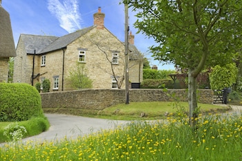 Brook Farm Cottage - B&Bs with Pet Friendly Rooms in Brackley